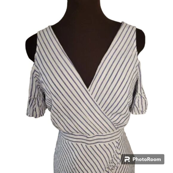 2 for $20 BB Dakota Dress Nautical Beachy Striped Cold Shoulder Ruffle Size 8 - Picture 7 of 10
